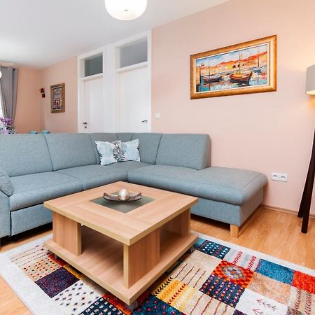 Apartment Deluxe Ρόβινι Εξωτερικό φωτογραφία