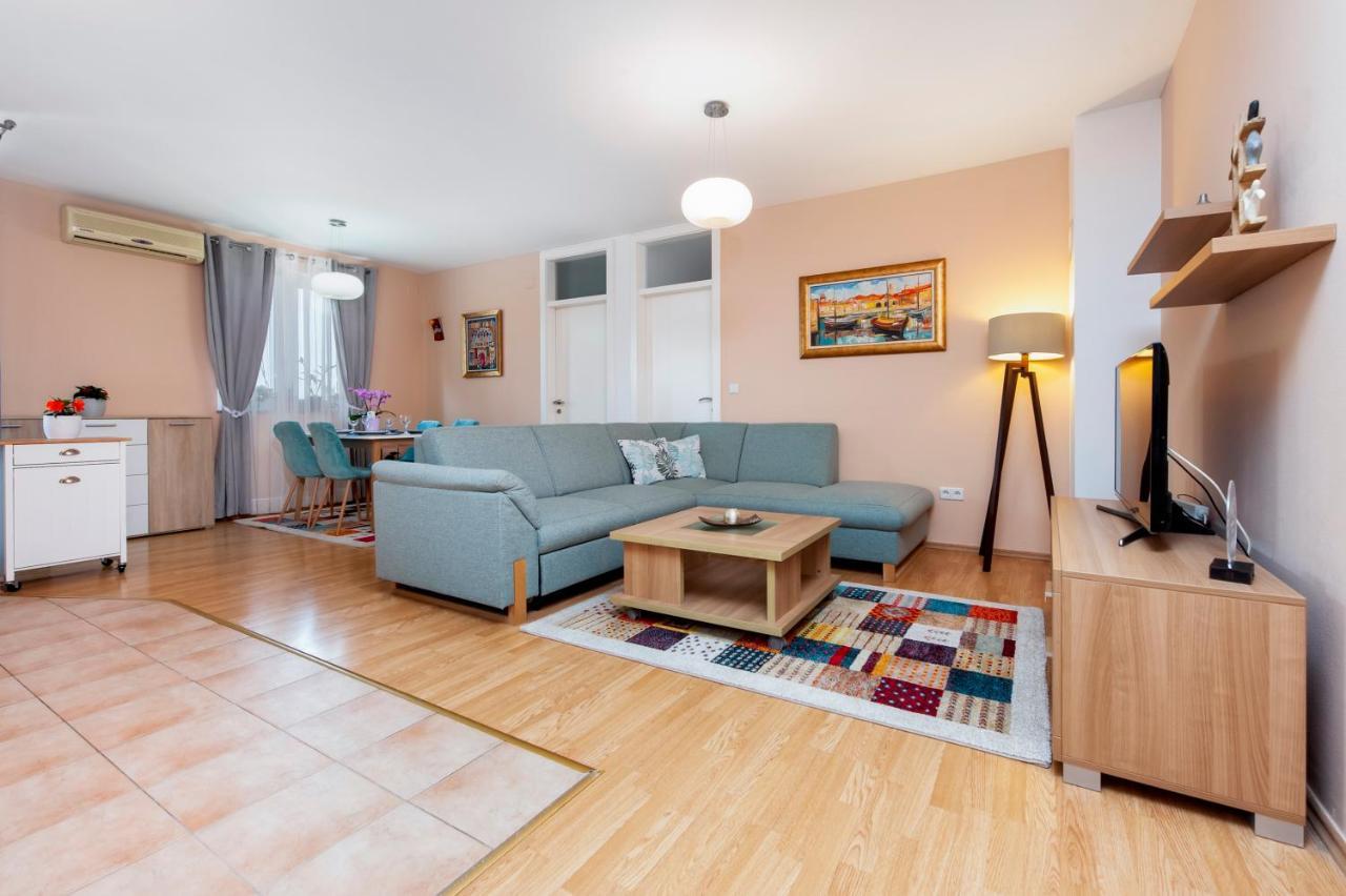 Apartment Deluxe Ρόβινι Εξωτερικό φωτογραφία